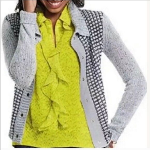 Like new CABI 3071 Rein Sleeveless Collared Blouse in Bright Yellow Gree… - Picture 1 of 11